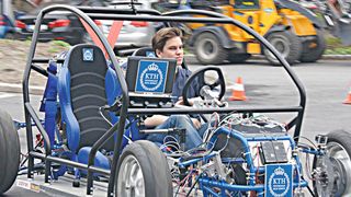 Bild 1: Elektromechanik statt Hydraulik: Eine Forschergruppe testet den Einsatz von Elektroaktuatoren für die Lenkung eines Fahrzeuges. (Matthias Tidlund)