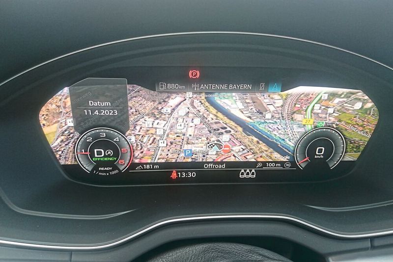 Auch das digitale Instrumentencluster kennt man bereits. Grafik und Kontrast sind noch immer Top im Vergleich mit anderen Marken. (Bild: Sven Prawitz/Vogel Communications Group)