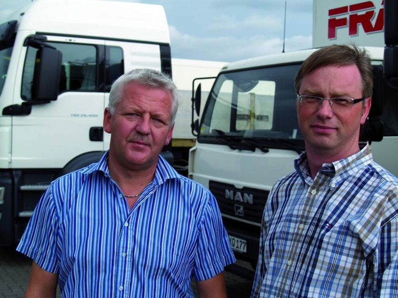 Beobachten die Branche sehr genau: Heinz-Jörg Templin, Geschäftsführer der Fahrzeugbau Schierling GmbH, und Uwe Trope, Prokurist. Fotos: Richter (Archiv: Vogel Business Media)