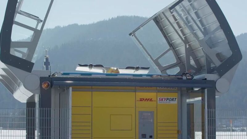 The DHL Paketkopter 3.0 interacts fully automatically with the Parcelcopter Skyport during take-off and landing. It removes and deposits the deliveries. (DHL)