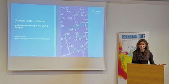 Grenzbereich Gradienten – Dr. Aline Bayerle stieg in ihrer Präsentation tief in die Kniffe zur Methodensteuerung in der GLP-1-Analytik ein.(Bild:  VCG – Lüttmann)
