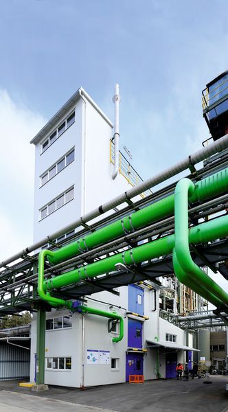 Dyneon stellt in einer weltweit einzigartigen Anlage aus End-of-Life Produkten neuwertige Kunststoffe her. (Bild: 3M / Dyneon)