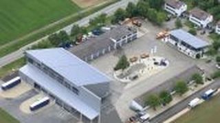 Die ehemalige Autobahnmeisterei Kirchberg ist das neue Domizil der Stegmaier Nutzfahrzeuge GmbH. (Foto: Stegmaier)