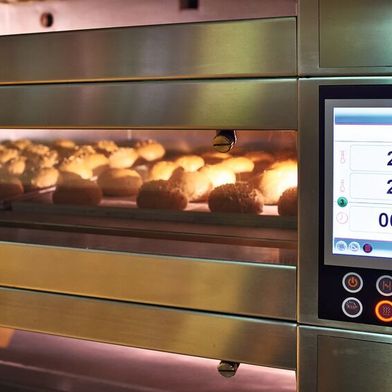 I processi di cottura producono un prezioso calore residuo che, finora, molti panifici hanno sfruttato solo in misura minima per ridurre i costi energetici e le emissioni di CO2. (Immagine:Siemens AG)