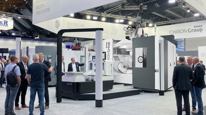 La FZ 19 S five axis avec son nouveau changeur de palettes 1:1 librement accessible. Conçue pour de longues durées de fonctionnement autonome lors de l'usinage de composants grands et complexes, tels que ceux utilisés dans l'industrie aérospatiale. (Source : Chiron Group)