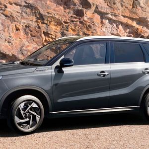 In der Seitenansicht ist der Vitara nahezu unverändert.(Bild:  Suzuki)