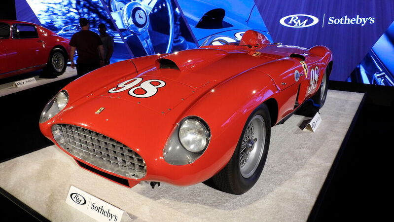 Der 1955 Ferrari 410 Sport Spider war Verkaufschampion in Monterey.
