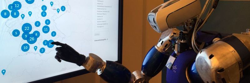 Industriekonferenz 2016: Robot TORO erkundet Online-Karte der Plattform Industrie 4.0(Bild:  Plattform Industrie 4.0)