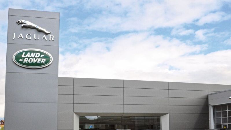 Die Jaguar- und Land-Rover-Händler kämpfen mit massiven Lieferengpässen.(Bild:  Mauritz/»kfz-betrieb«)