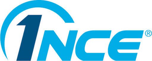 1NCE beitet als Betreiber weltweiter IoT-Netzdienste schnelle und sichere Konnektivitäts-Dienstleistungen im Rahmen einer IoT-Flatrate. Damit macht das Unternehmen IoT-Anwendungen wie Tankwartung, Smart Metering oder Fahrzeug-Telematik bezahlbar. Die „1NCE in a Lifetime Fee“ beinhaltet 500 MB Datenvolumen, 250 SMS und freien Zugriff auf die 1NCE Connectivity Management Plattform über das Internet und API. Zur Bereitstellung der Dienstleistung arbeitet 1NCE mit der Deutschen Telekom AG und deren Roaming-Partnern zusammen und unterstützt alle gängigen Mobilfunkstandards (2G, 3G, 4G, NB-IoT). (Bild: 1NCE)