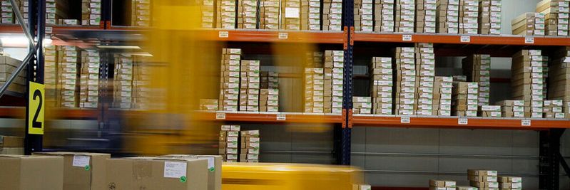 Offenbar sind die Auftragsbücher für Rechenzentrumsausstattung gefüllt. (Bild:  frei lizenziert: Jens P. Raak /  Pixabay)