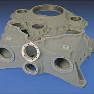 Sandguss-Helikoptergetriebe aus ZE41 und Deckel aus WE43; Dimensionen 1,4 m x 0,85 m x 0,45 m bei etwa 100 kg Gewicht des Getriebes und 27 kg des Deckels. 