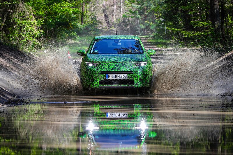 Der Mokka bekommt auch den gleichen E-Antriebsstrang mit 100 kW/136 PS Leistung und einer Akku-Kapazität von 50 kWh. (Bild: Opel)