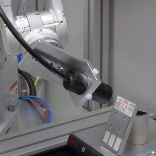 Laserlöten mit dem Diodenlaser. (Bild: Automatisierungstechnik Niemeier)
