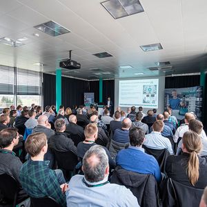 Over 140 visitors on two days attended the industry meeting punching tool construction at Meusburger.