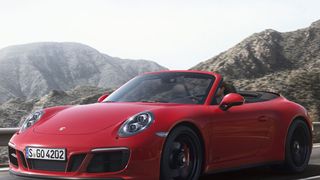 Auch im 911 GTS ersetzt Porsche den Saug- durch einen Turbomotor. (Porsche)