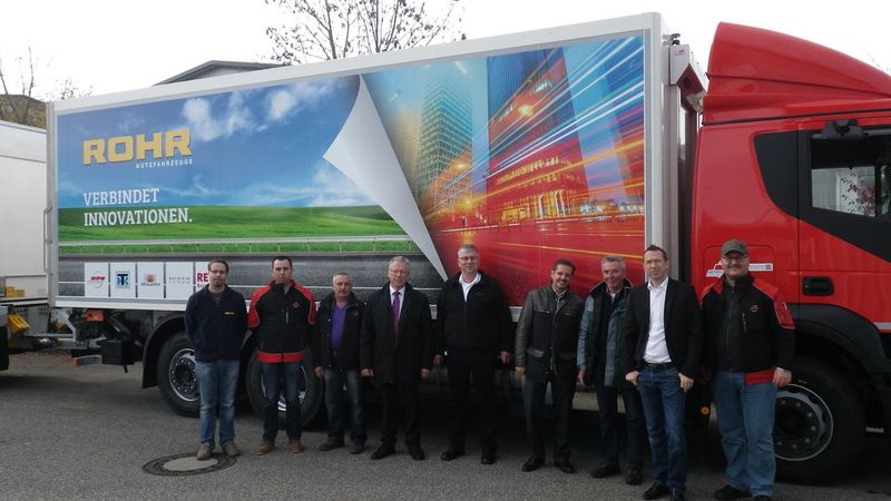 Übergabe des Gliederzugs im November 2014 in der Münchner Niederlassung von Meyer Logistik. (Bild: Thermo King)