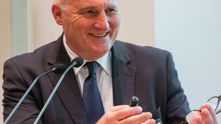 Prof. Peter Droege ist seit 2011 Präsident der EUROSOLAR Europäische Vereinigung für Erneuerbare Energien e.V. in Bonn. (EUROSOLAR)