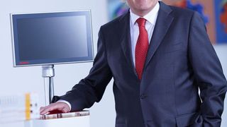 Hans Beckhoff, Geschäftsführender Inhaber der Beckhoff Automation: „Unsere Ingenieure helfen auch immer ein klein wenig die Welt zu verbessern.“ (Beckhoff)