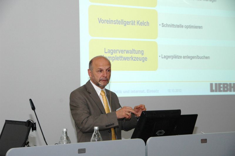 Bild 5: Armin Vieweger ist Leiter CAE Support bei Liebherr und betonte, dass man in Biberach die TDM-Werkzeugdatenverwaltung bereits durchgängig nutze – von der Programmierung bis hin zur Maschine. (Bild: TDM)