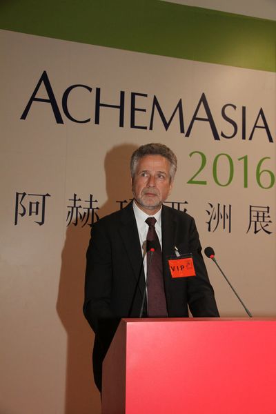 ... Prof. Dr. Kurt Wagemann, CEO of Dechema (Picture: Dechema Ausstellungs-GmbH)