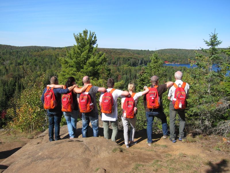 Die schönsten Aussichten mit dem richtigen Outfit (Bild: Also)