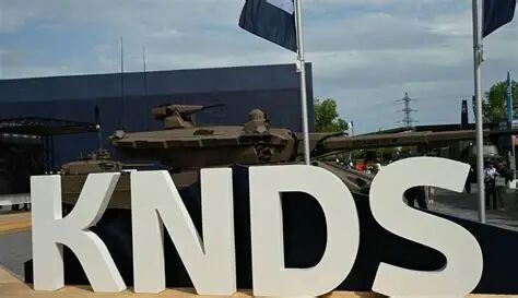 Wenn es nach dem Rüstungskonzern KNDS geht, dann erhält Deutschland zwei neue Produktionsstandorte für ein Panzerprojekt, damit die Versorgung gesichert werden kann ...(Bild:  KNDS)