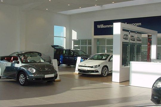 Das Gebäude bietet 330 Quadratmeter Ausstellungsfläche für VW-Fahrzeuge. (Archiv: Vogel Business Media)