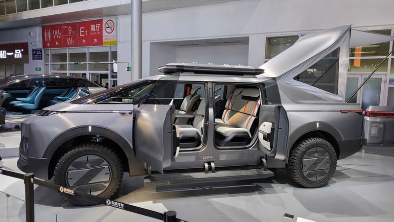 Speziell für Picknick-Fans bietet der Pickup von Dongfeng eine Zeltkonstruktion, die sich über dem offenen Heck aufstellen lässt.(Bild:  sp-x)