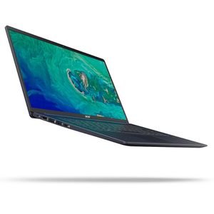 Das 15-Zoll-Notebook Acer Swift 5 bringt nur 990 Gramm auf die Waage. Trotzdem steckt ein schneller Core i7 der neuen Whiskey-Lake-Generation in dem flachen Mobilrechner. 