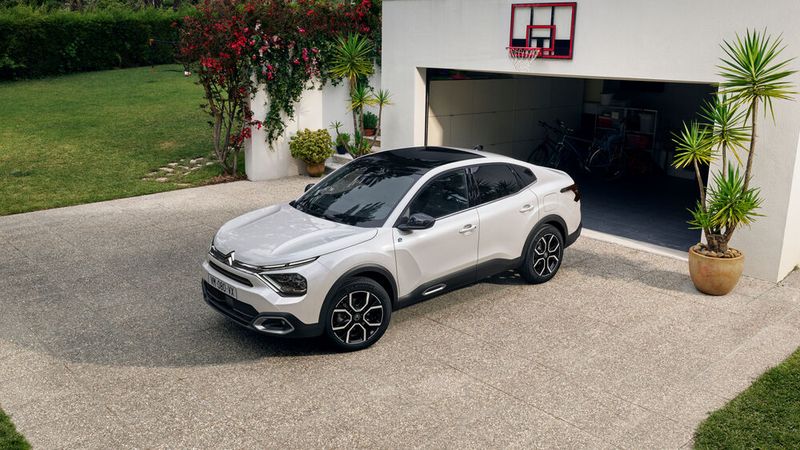 Der ë-C4 X 136 ist in der Basisausstattung „You“ ab rund 36.000 Euro zu haben. (Bild: Citroën)