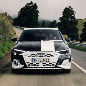 (Audi)