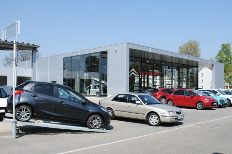 Schmuckkästchen in Köln Porz: Bei Automobile Schmitz erhielten die Marken Citroën, DS und Mazda eine neue Heimat. (Foto: Baeuchle)