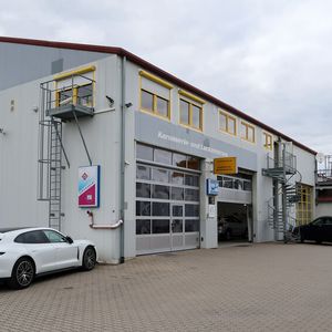 Durch den Kauf von Immobilien in der angrenzenden Nachbarschaft und den Umbau der dortigen Bestandsgebäude entstanden in Summe rund 5.000 Quadratmeter Werkstattfläche.(Bild:  Diehl – VCG)