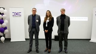 V. l. n. r.: Ralf Fischer, Leiter Bereich Public Sector, Healthcare & Life Science, DXC DACH mit den Referenten Dr. Daniela Oellers vom Ministerium des Inneren, für Digitalisierung und Kommunen Baden-Württemberg und Ewald Lamminger, IuK-Fachzentrum Justiz des Oberlandesgerichts Stuttgart, Projektleiter Scannen im Referat eJustice (Bild: DXC Technologies/ Julia Deines)