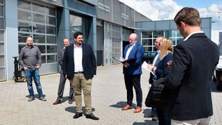 Jurybesuch bei AVP Autoland 2022: Die punktbesten Bewerber werden von einer Expertenjury in ihrem Betrieb besucht. (Bild: Simon – »kfz-betrieb«)