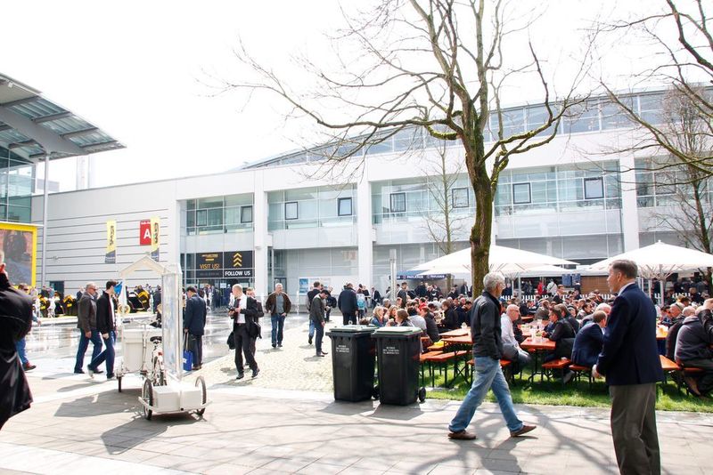 Beinahe ein Besucher pro Quadratmenter: 575.000 Quadratmeter, 3.421 Aussteller und 535.065 Besucher (Stand 2013) (Richter/konstruktionspraxis)