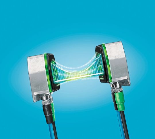 Kontaktlose Übertragung von Energie und Daten: NearFi ersetzt verschleißanfällige und wartungsintensive Steckverbindungen. (Bild:  Phoenix Contact)