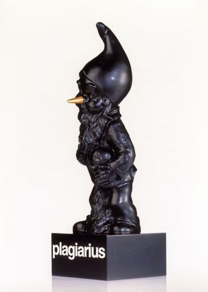 Die Trophäe: Der schwarze Zwerg mit langer Nase ist der Schmähpreis, den Fälscher und Plagiatoren alljährlich für besonders dreisten Produktkopien erhalten. (Aktion Plagiarius e.V.)