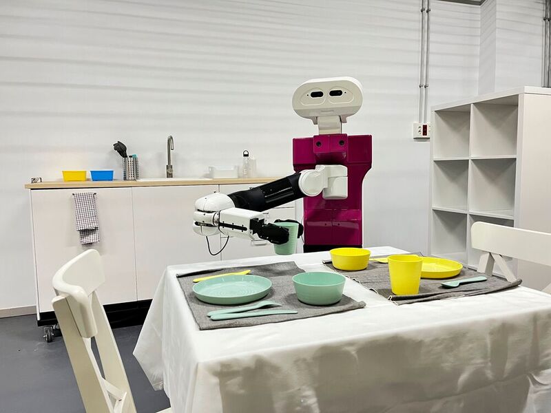 Das ist eins der im Projekt Intelliman zu untersuchenden Einsatzszenarien für „intelligentere“ Roboter durch KI – ihnen alltägliche Küchenaktivitäten beibringen. (Bild: Fundacio Eurecat)