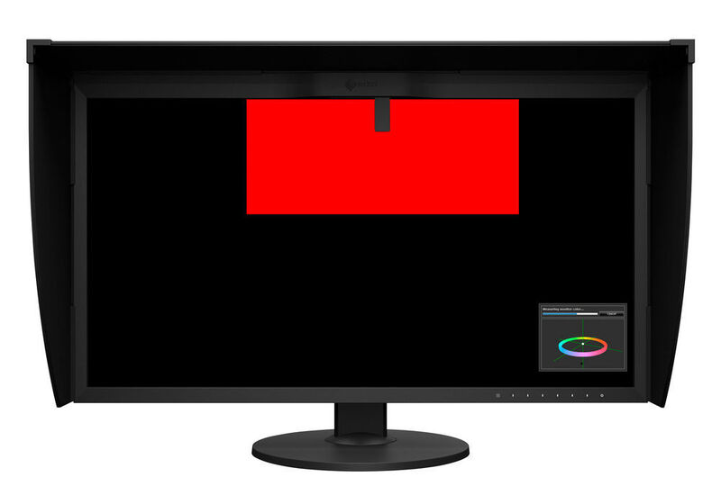 Der Kalibrierungssensor klappt automatisch aus dem oberen Teil des Displayrahmens aus. Beim CG319X kann der Monitor laut Eizo während der Kalibrierung weiter genutzt werden. (Eizo)