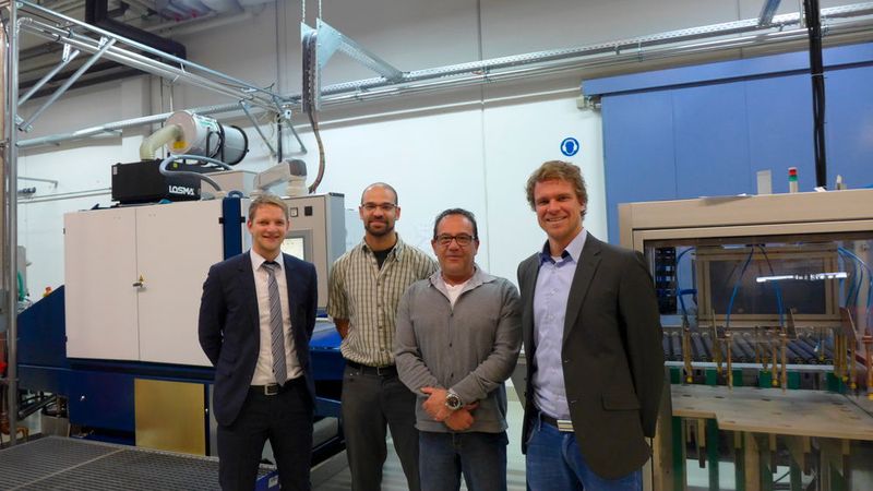 Sebastian Haefele, Leiter Marketing Lissmac; Marvin Thomas Waldinger, Entwicklungsabteilung Rathgeber; Oliver Schütz, Entwicklungsleiter Rathgeber, Timo Staedele, Marketing Lissmac, (v.l.n.r.). (Bild: Lissmac/Peter Springfeld)
