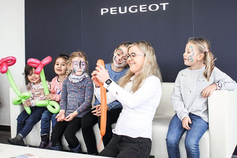 Muss einfach sein: Luftballontiere. (Bild: Katja Mayer-Hohmuth)