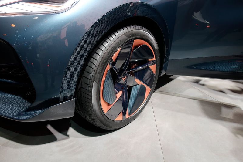 Die Radeinheit ist auch beim Tavascan ganz auf die Bedürfnisse des Elektroautos zugeschnitten. (Grimm/»kfz-betrieb«)