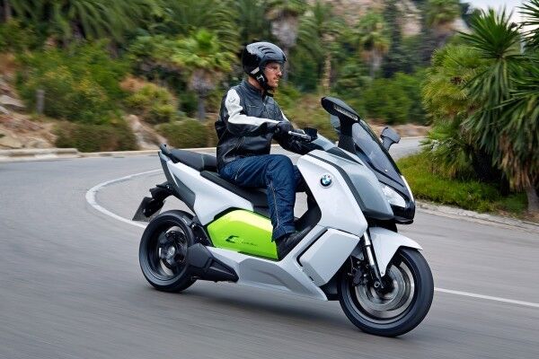 Beim C evolution hat sich BMW Motorrad für eine bei Einspurfahrzeugen bis heute einzigartige Form der Energie-Rückgewinnung entschieden (BMW)