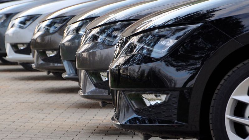 Die Bestände der Mehrmarkenkonzept-Anbieter sind nicht leer gefegt, aber deutlich kleiner als im Vorjahr. (Bild:  Grimm / »kfz-betrieb«)