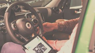 Besonders im B2B-Sektor, in dem Produkte und Services oft erklärungsbedürftig sind, eignen sich innovative Interaktionslösungen zur Wissensvermittlung. (STAGG & FRIENDS)