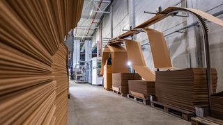 automatisierte-verpackung-loewe-logistics-615x346v1 (Bild: Loewe Logistics)