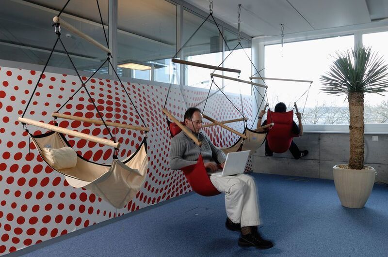 Ungewöhnliche Sitzgelegenheiten bei Google in Zürich. (Google)