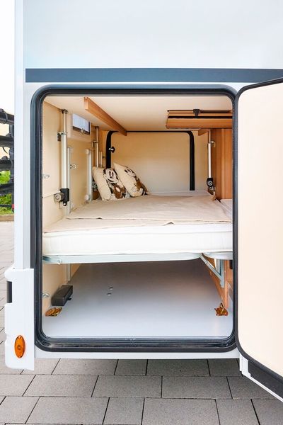 Alternativ kann man in der Garage auch schlafen. (Bild: Forster)